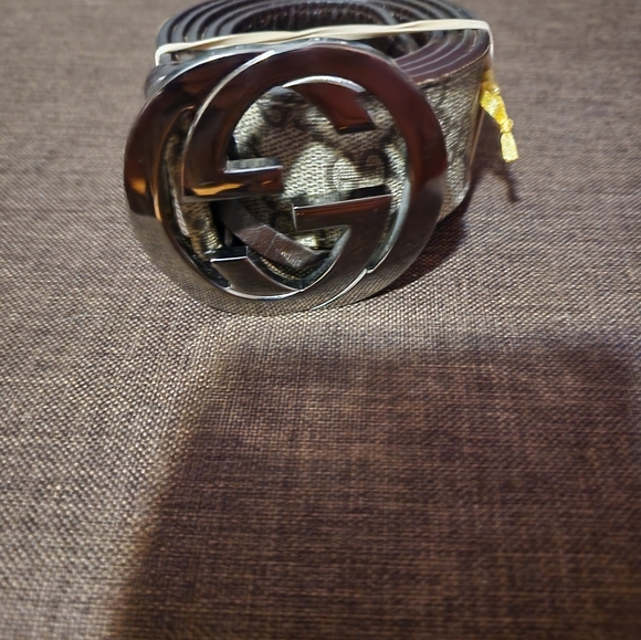 Authentic Gucci belt - Picture 2 of 4